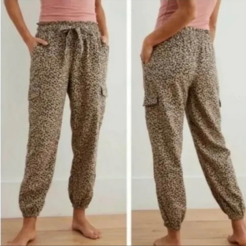 EUC Aerie animal print linen joggers 🤎🖤 🐆